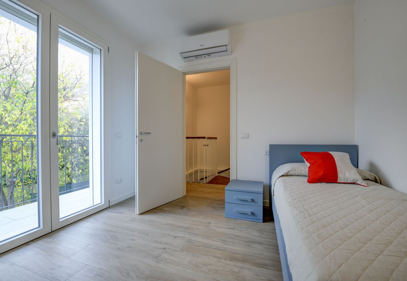 Apartament w Toscolano-Maderno - Maison Bellini: a due passi dal lago con piscina