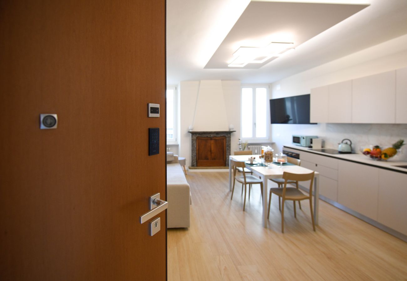 Apartament w Desenzano del Garda - Desenzanoloft Apa Dom 