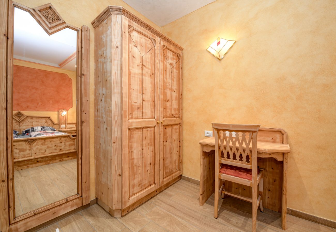 Apartament w Tignale - Appartamento Regina con vista lago e sauna privata