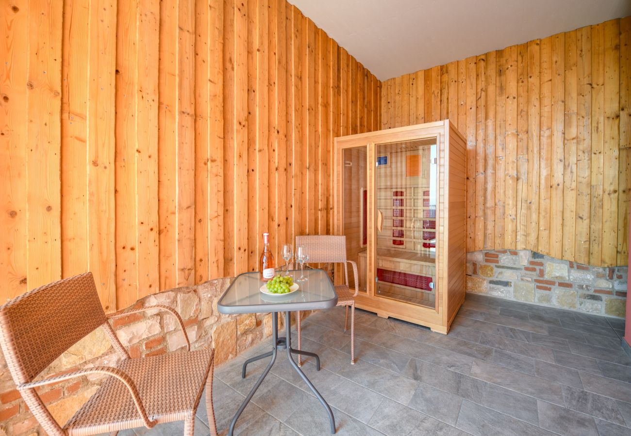 Apartament w Tignale - Appartamento Regina con vista lago e sauna privata