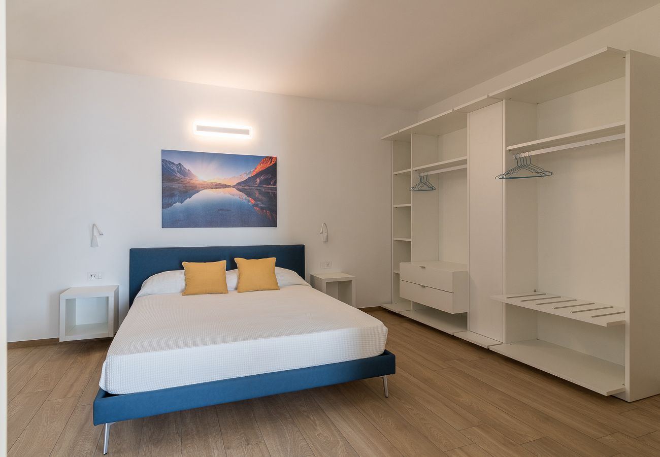 Apartament w Tignale - Orange House Relax con Jacuzzi