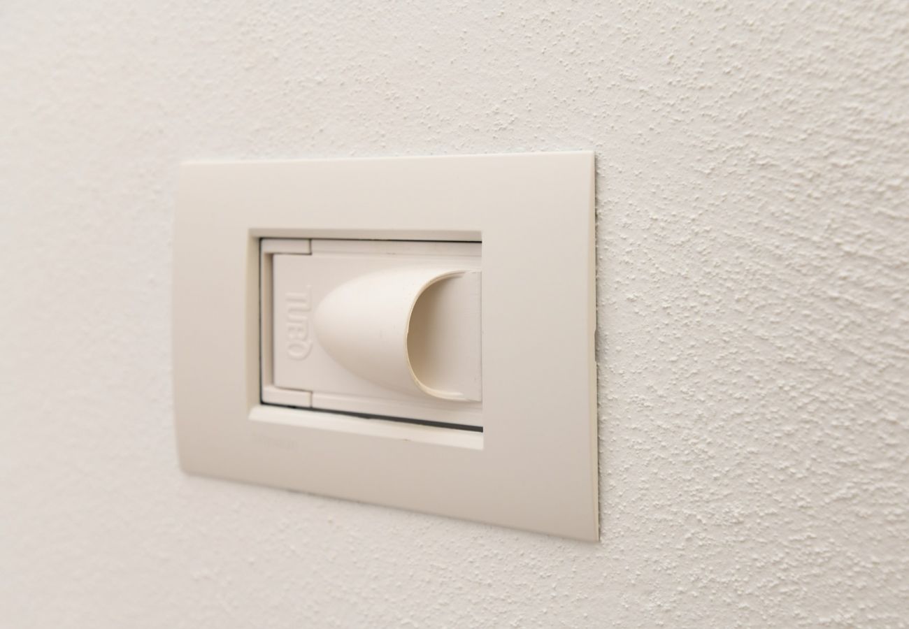 Apartament w Tignale - Orange House Relax con Jacuzzi