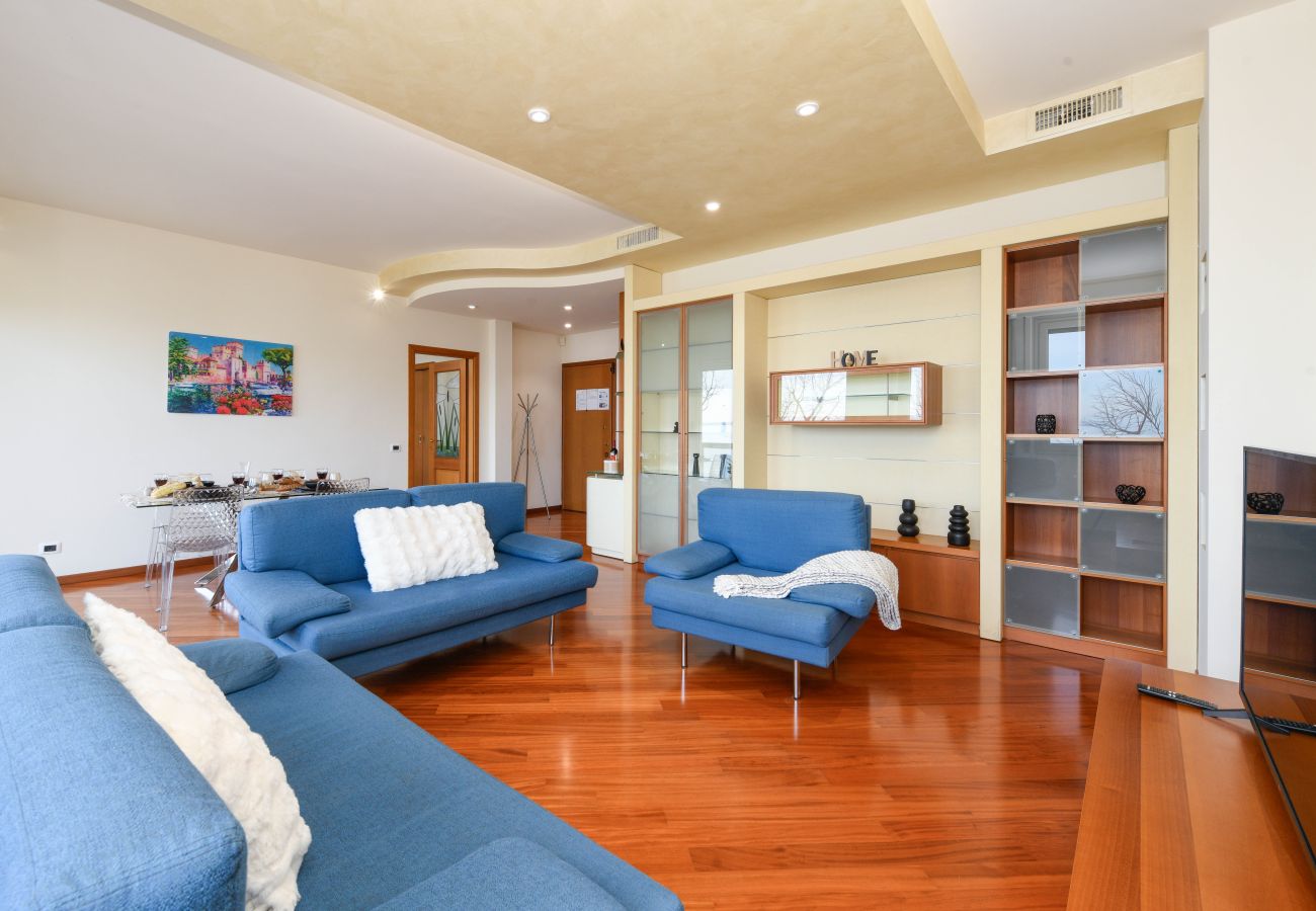Apartament w Desenzano del Garda - Desenzanoloft CHARMING ON THE LAKE 