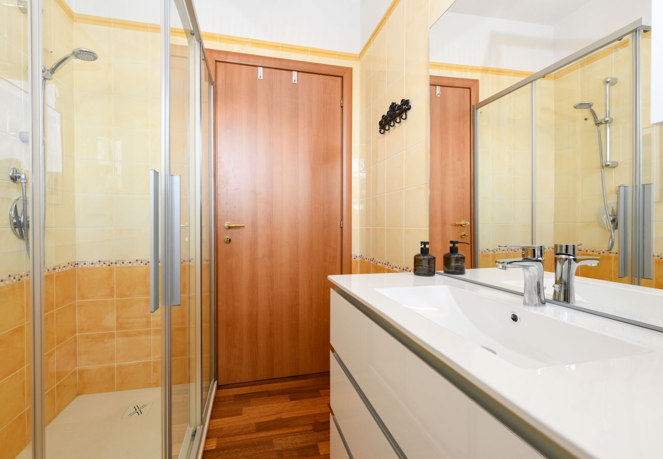 Apartament w Moniga del Garda - Leone: appartamento moderno a Moniga