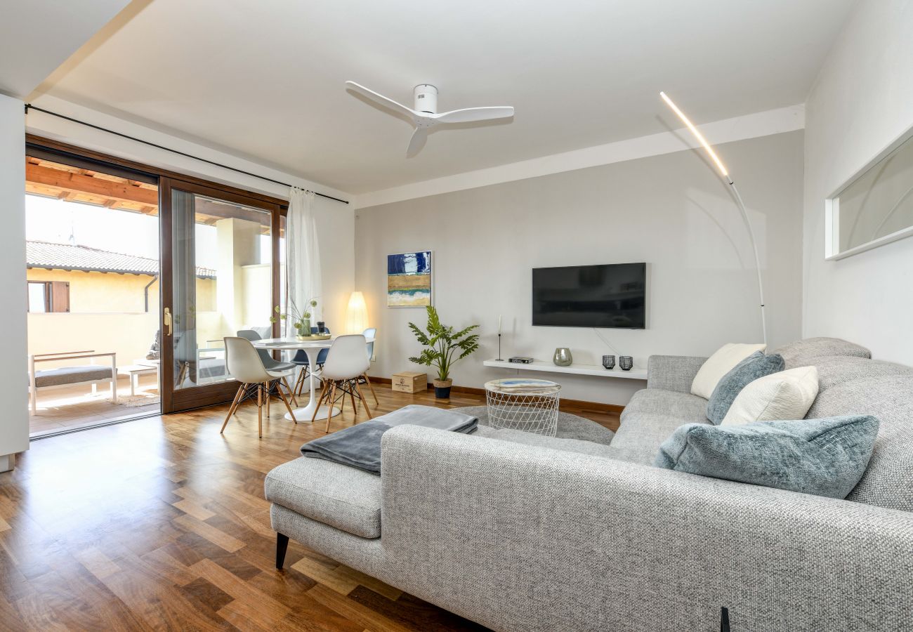 Apartament w Moniga del Garda - Leone: appartamento moderno a Moniga