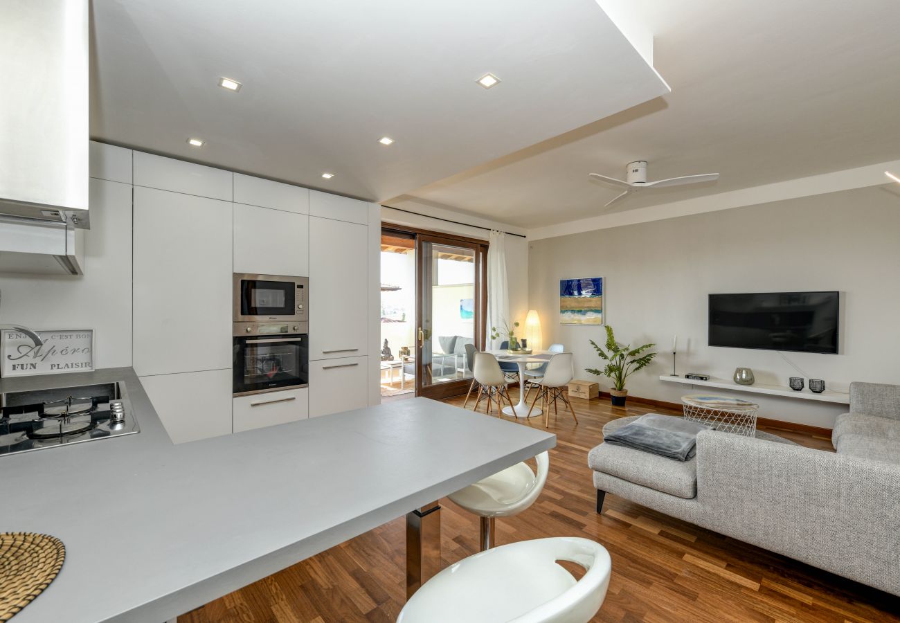 Apartament w Moniga del Garda - Leone: appartamento moderno a Moniga