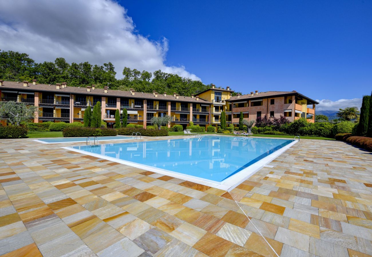 Apartament w Puegnago sul Garda - Loft La Torretta con vista lago e piscina