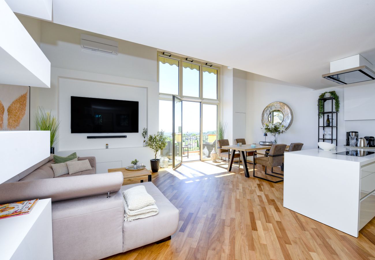 Apartament w Puegnago sul Garda - Loft La Torretta con vista lago e piscina