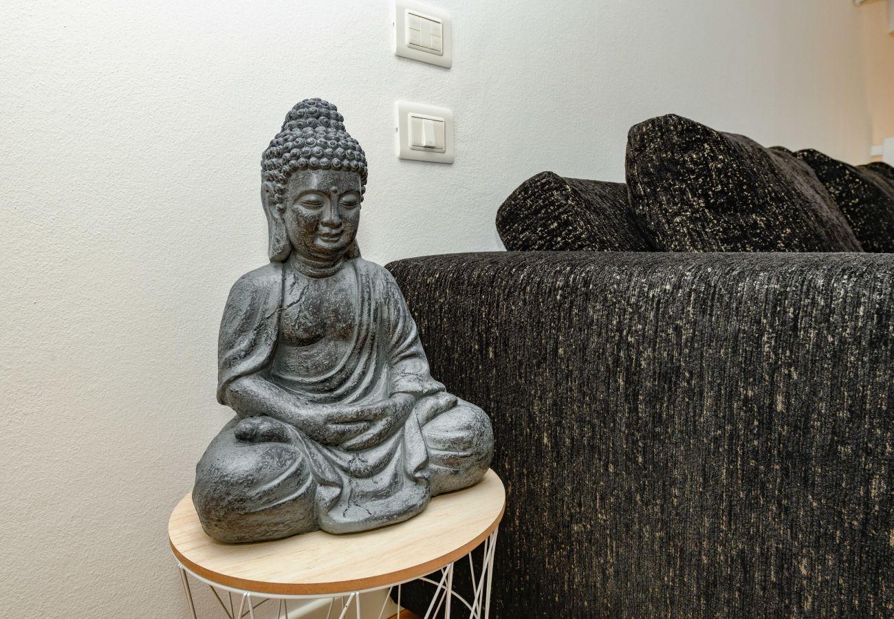 Apartament w Puegnago sul Garda - Loft La Torretta con vista lago e piscina