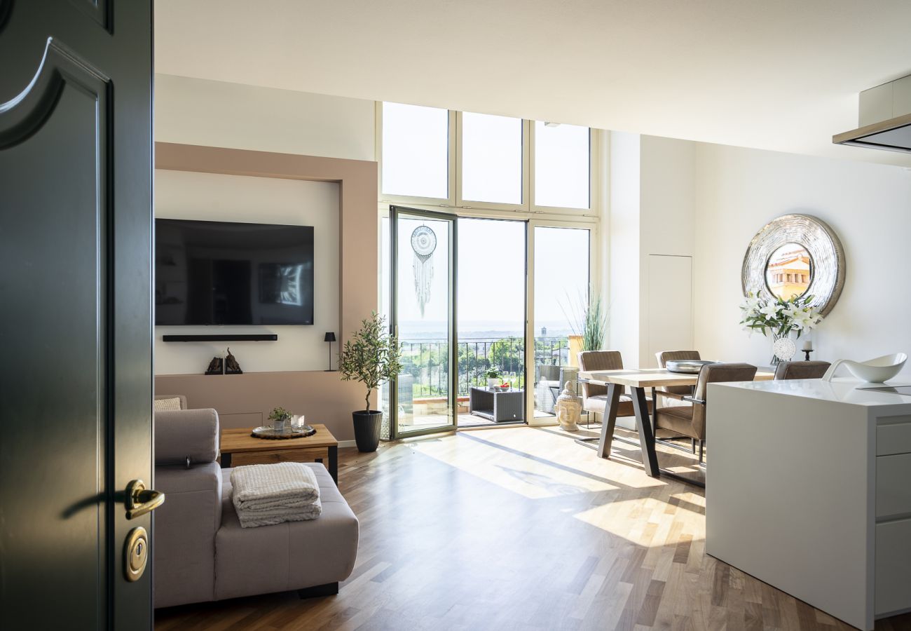 Apartament w Puegnago sul Garda - Loft La Torretta con vista lago e piscina
