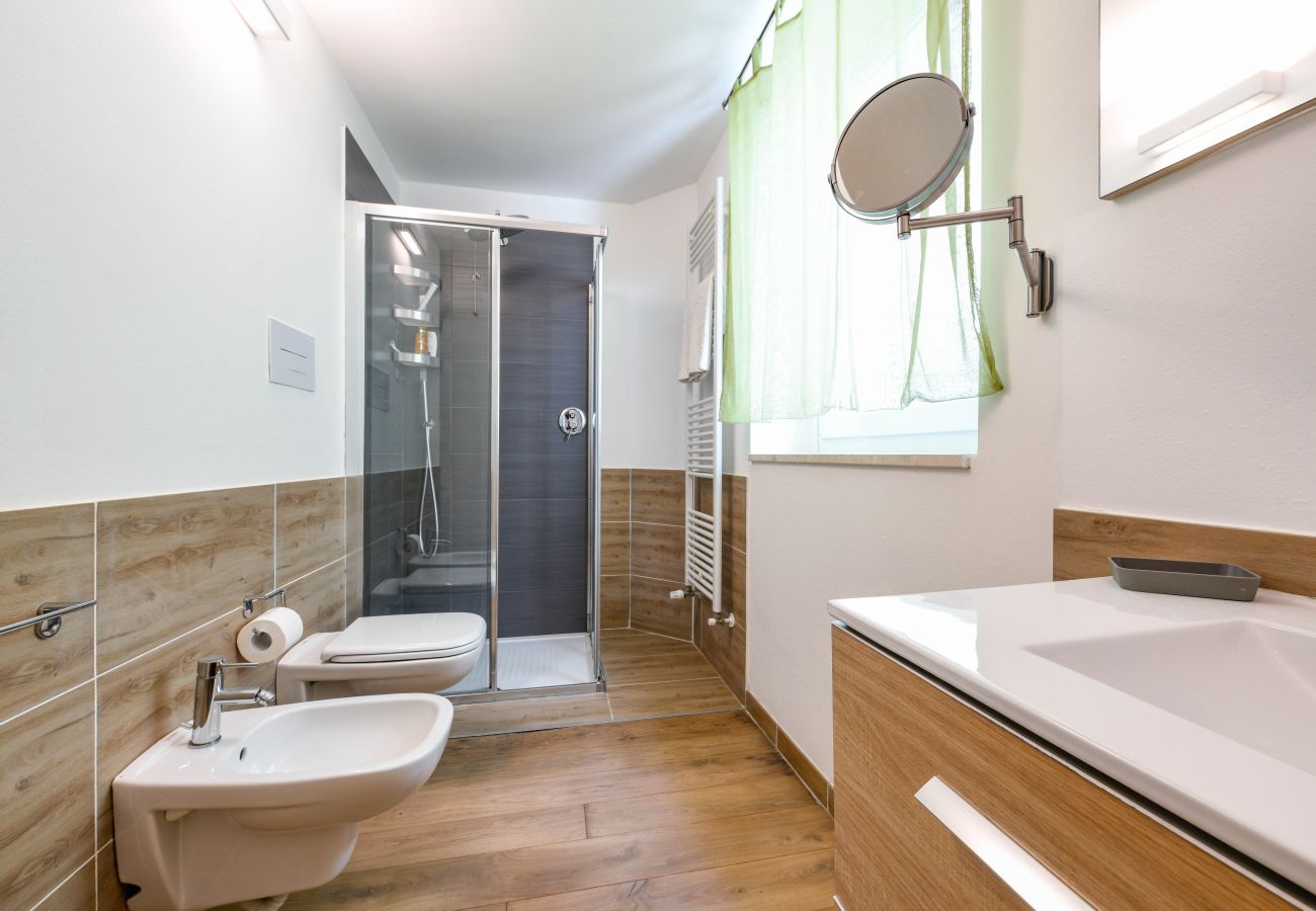 Apartament w Gardone Riviera - Appartamento Diamante con vista lago e piscina