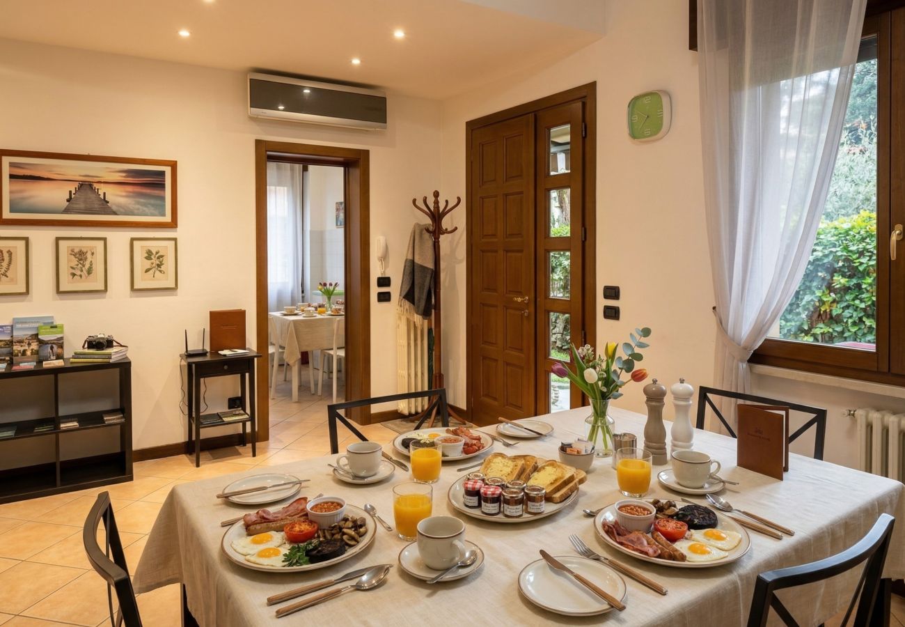 Apartament w Sirmione - Memy's House Sirmione  by Desenzanoloft official partner Marriot Bonvoy