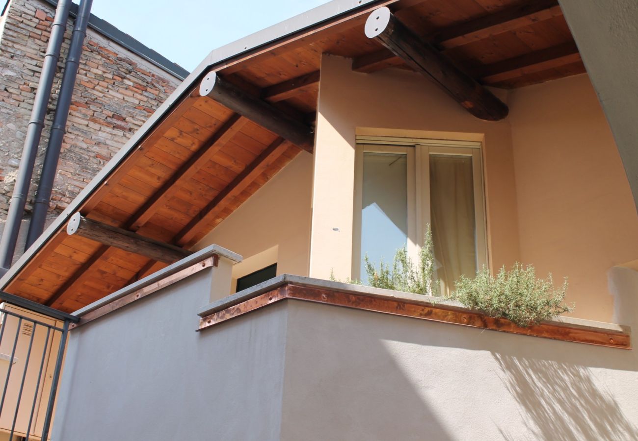 Apartament w Desenzano del Garda - Desenzanoloft La Baita CIN IT017067B4TKZQNWTZ