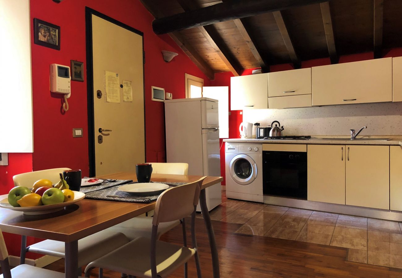 Apartament w Desenzano del Garda - Desenzanoloft La Baita CIN IT017067B4TKZQNWTZ