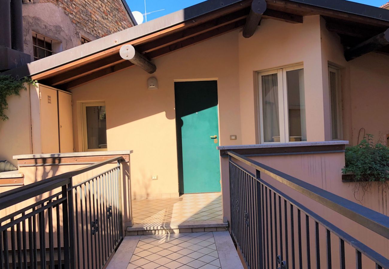 Apartament w Desenzano del Garda - Desenzanoloft La Baita CIN IT017067B4TKZQNWTZ