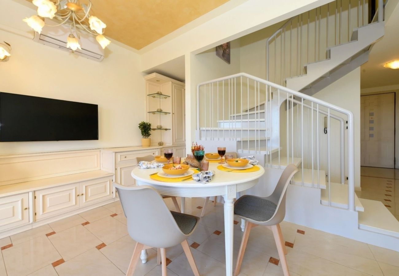 Apartament w Sirmione - DesenzanoLoft Eden amb vista al llac i platja privada