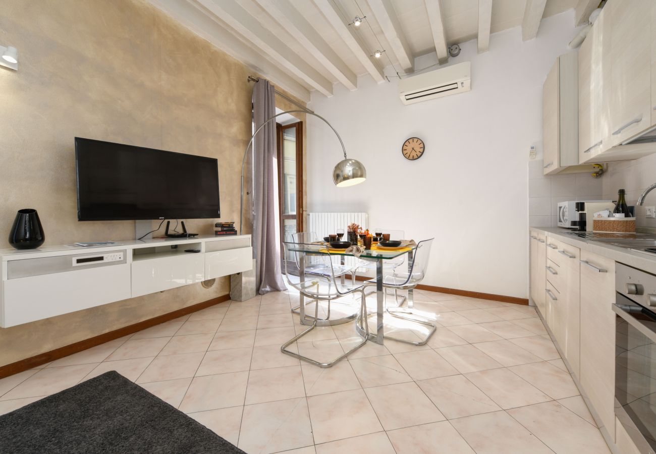 Apartament w Desenzano del Garda - DesenzanoLoft Le Petit Bijou – Odnowa 2025 – Centrum