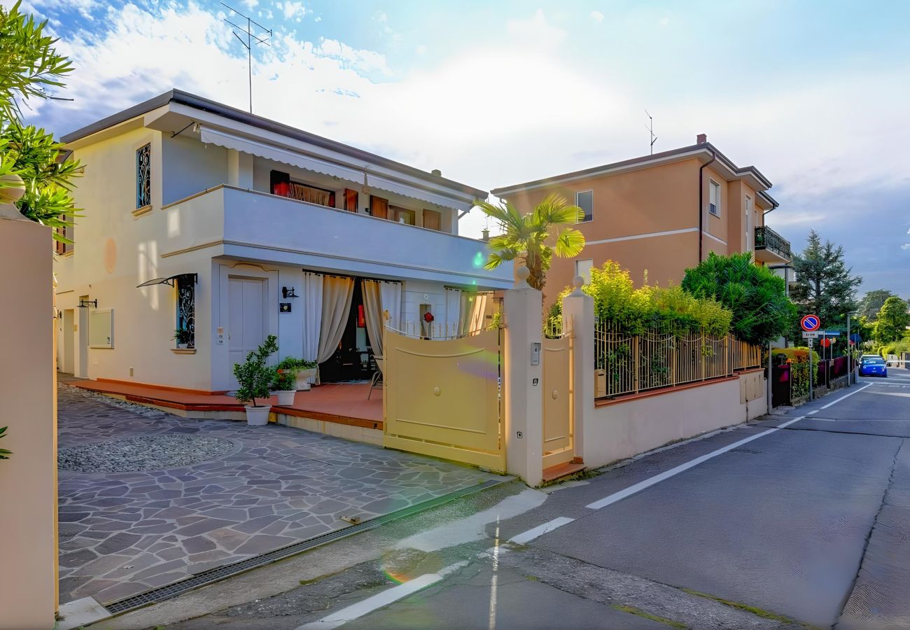 Apartament w Desenzano del Garda - Desenzanoloft Garden and Pool