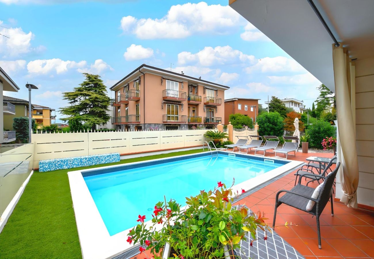 Apartament w Desenzano del Garda - Desenzanoloft Garden and Pool