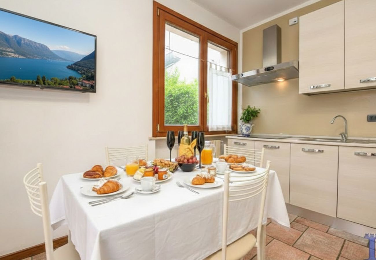 Apartament w Desenzano del Garda - Desenzanoloft Garden and Pool