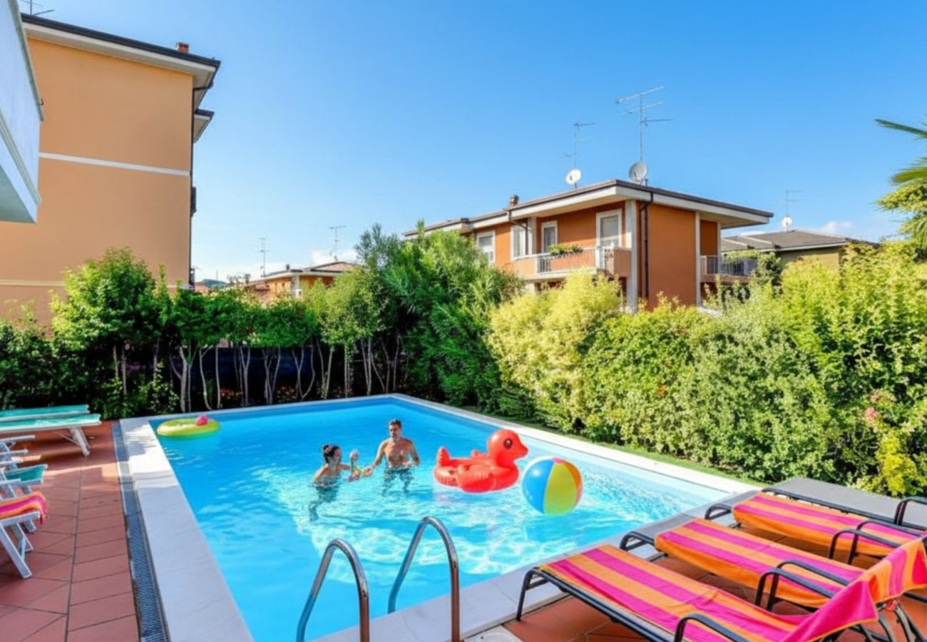Apartament w Desenzano del Garda - Desenzanoloft Garden and Pool