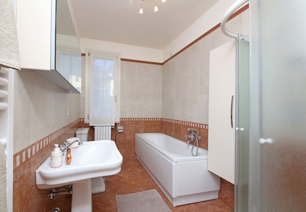 Apartament w Salò - Il cedro, elegante appartamento a due passi dal centro storico di Salò