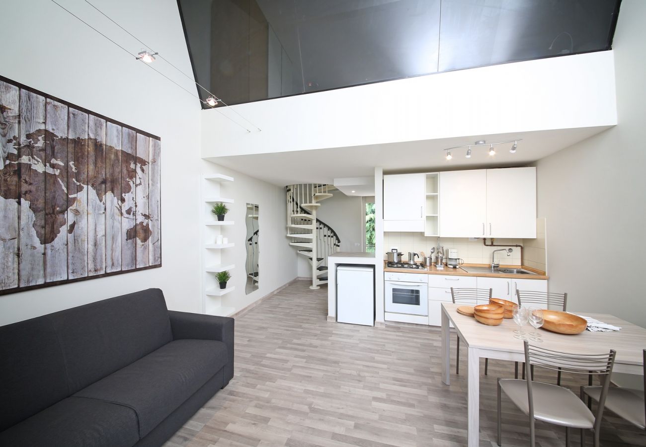 Apartament w San Felice del Benaco - Roccolino appartamento con balcone e piscina in comune