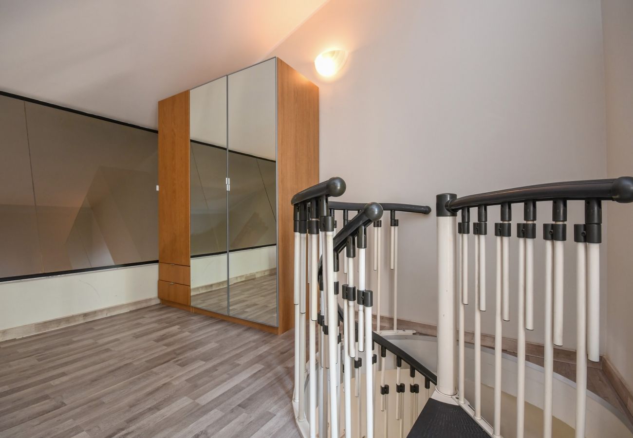 Apartament w San Felice del Benaco - Roccolino appartamento con balcone e piscina in comune