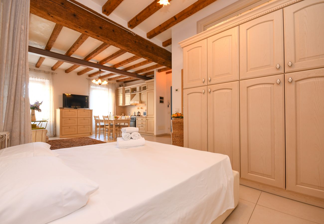 Studio w Desenzano del Garda - Desenzanoloft La Mia Favorita