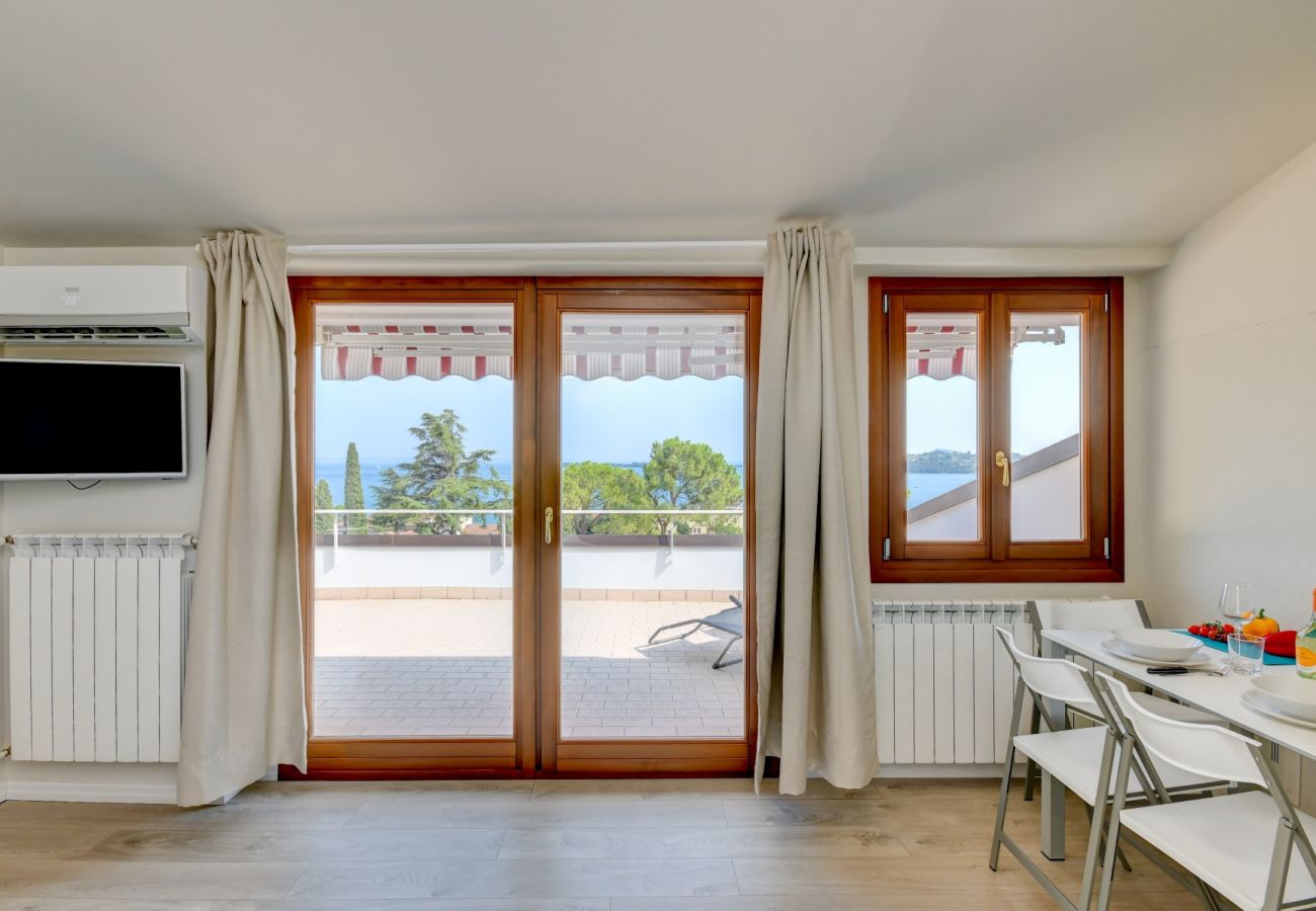 Apartament w Gardone Riviera - Cupido: con ampio balcone vista lago a Gardone Riviera