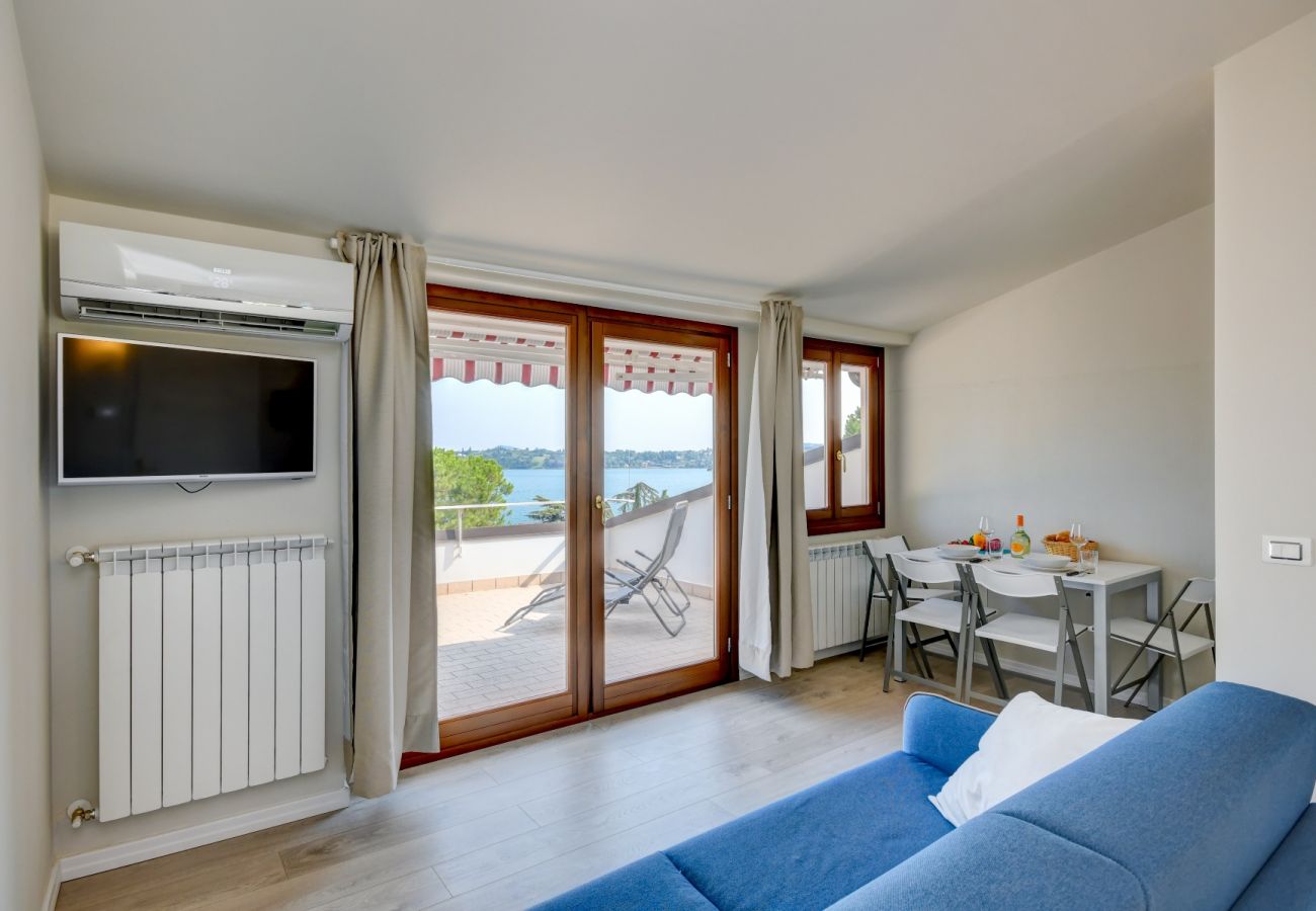 Apartament w Gardone Riviera - Cupido: con ampio balcone vista lago a Gardone Riviera
