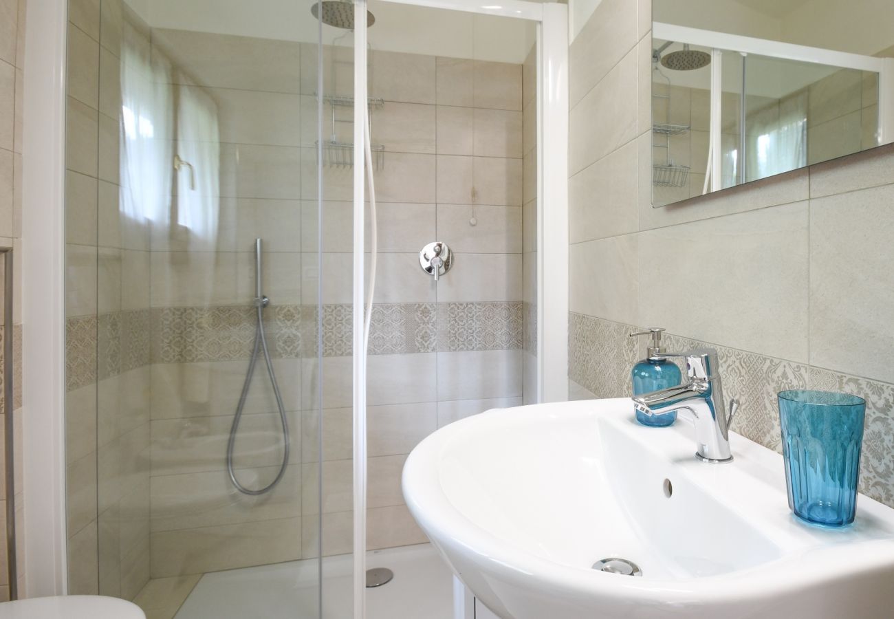 Apartament w Gardone Riviera - Cupido: con ampio balcone vista lago a Gardone Riviera