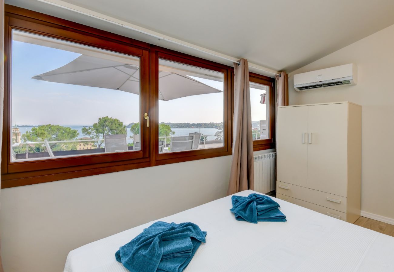 Apartament w Gardone Riviera - Cupido: con ampio balcone vista lago a Gardone Riviera