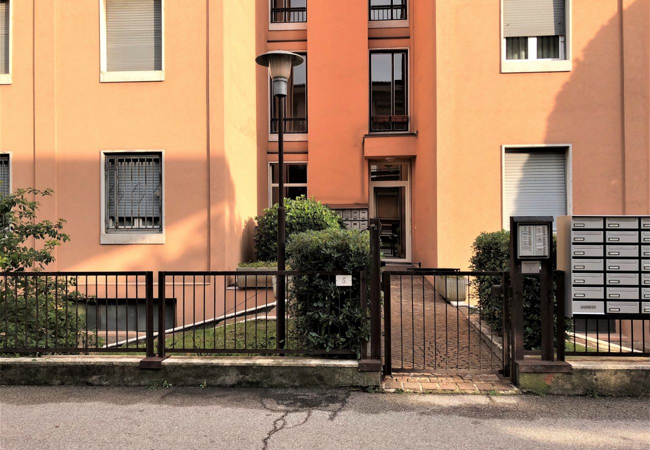 Apartament w Desenzano del Garda - Desenzanoloft La Finestra sul Lago 