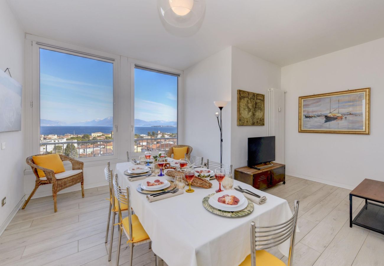 Apartament w Desenzano del Garda - Desenzanoloft La Finestra sul Lago 