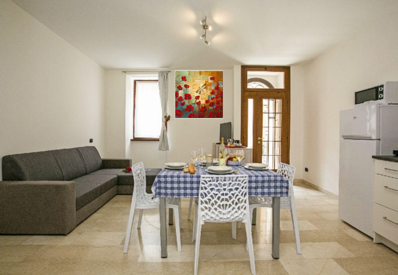 Apartament w Desenzano del Garda - Desenzanoloft:MOLTO BENE Desenzanoloft: MOLTO BENE  CIN IT017067C2OHDVZ3RA