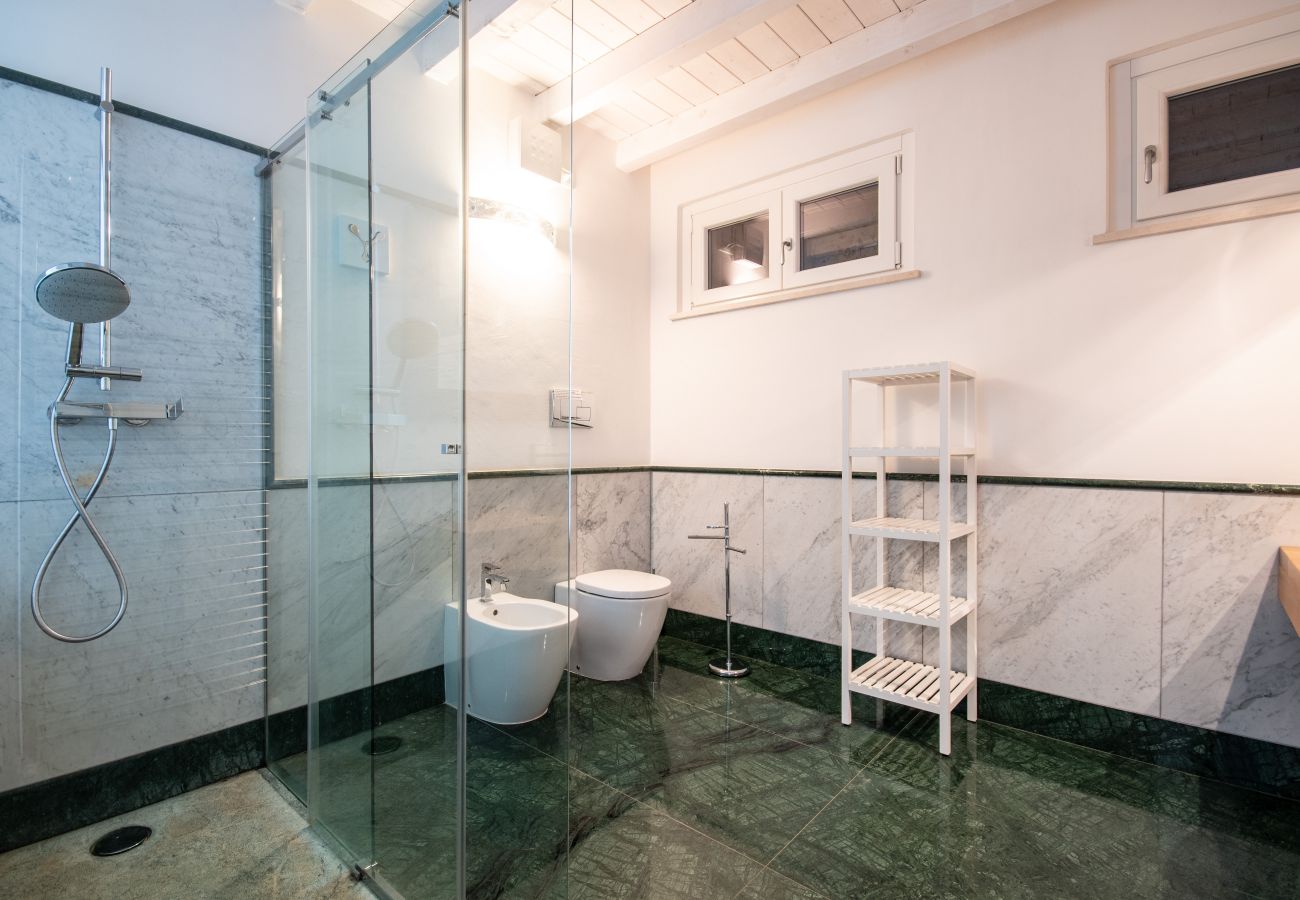 Apartament w Toscolano-Maderno - Cà Rossa -  Ibisco immersi nella natura al di sopra di Toscolano Maderno