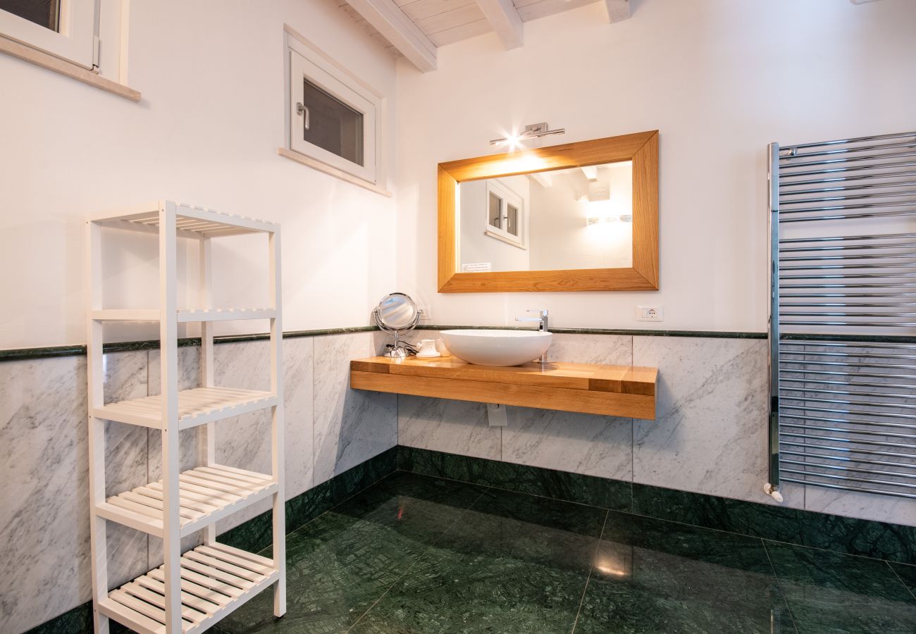 Apartament w Toscolano-Maderno - Cà Rossa -  Ibisco immersi nella natura al di sopra di Toscolano Maderno