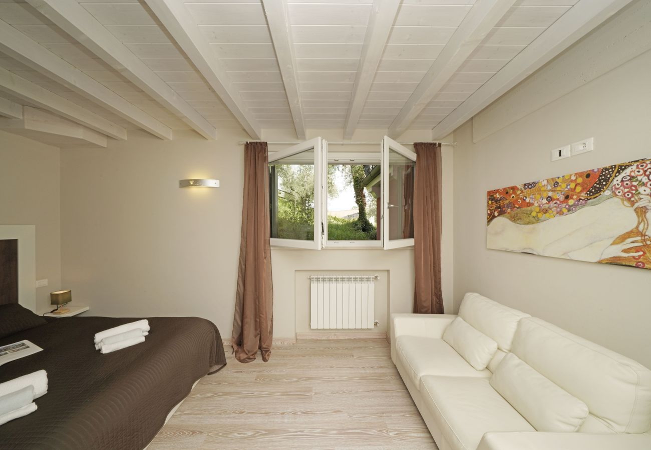 Apartament w Toscolano-Maderno - Cà Rossa -  Ibisco immersi nella natura al di sopra di Toscolano Maderno