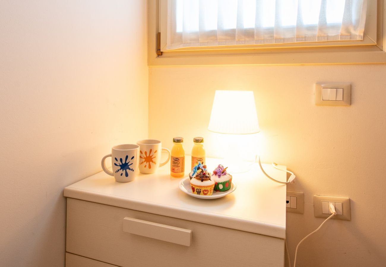 Apartament w Manerba del Garda - Fedra: con balcone vista lago, in residence con piscina a due passi dal lago