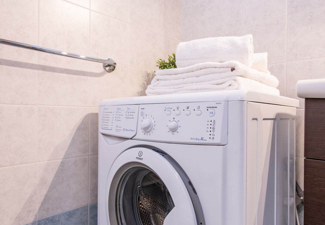 Apartament w Manerba del Garda - Fedra: con balcone vista lago, in residence con piscina a due passi dal lago