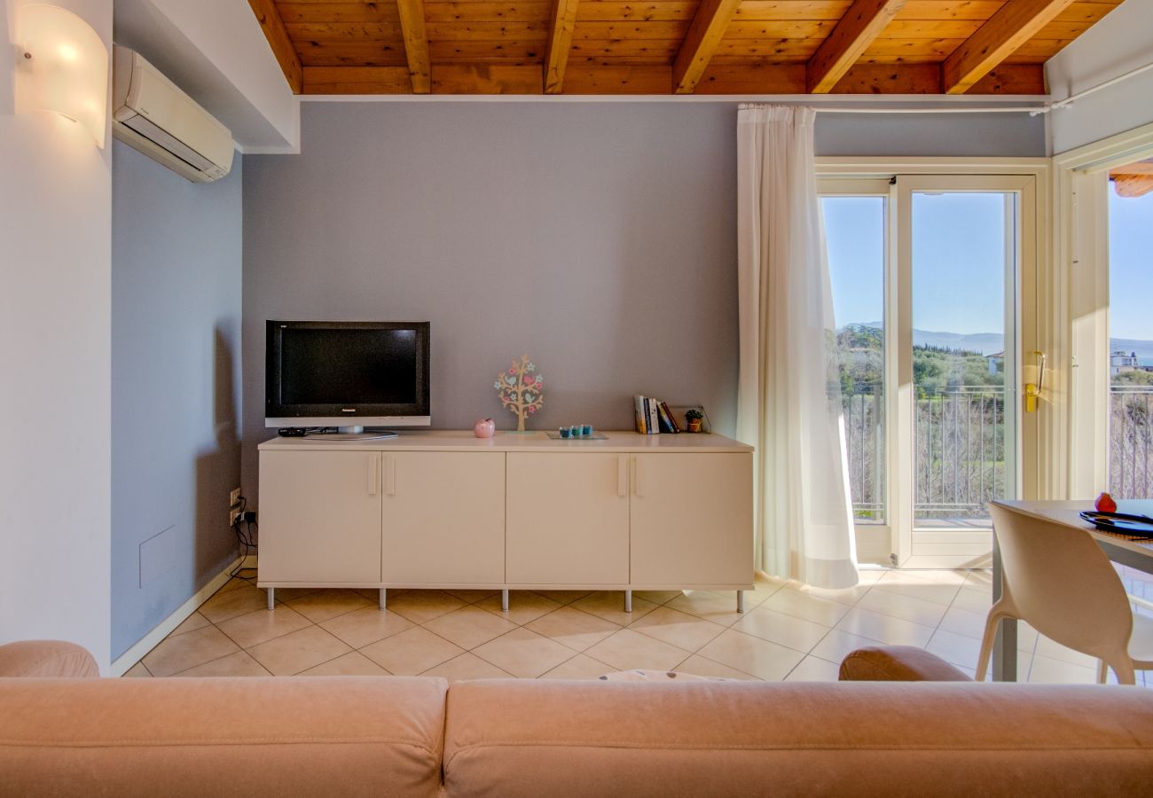 Apartament w Manerba del Garda - Fedra: con balcone vista lago, in residence con piscina a due passi dal lago