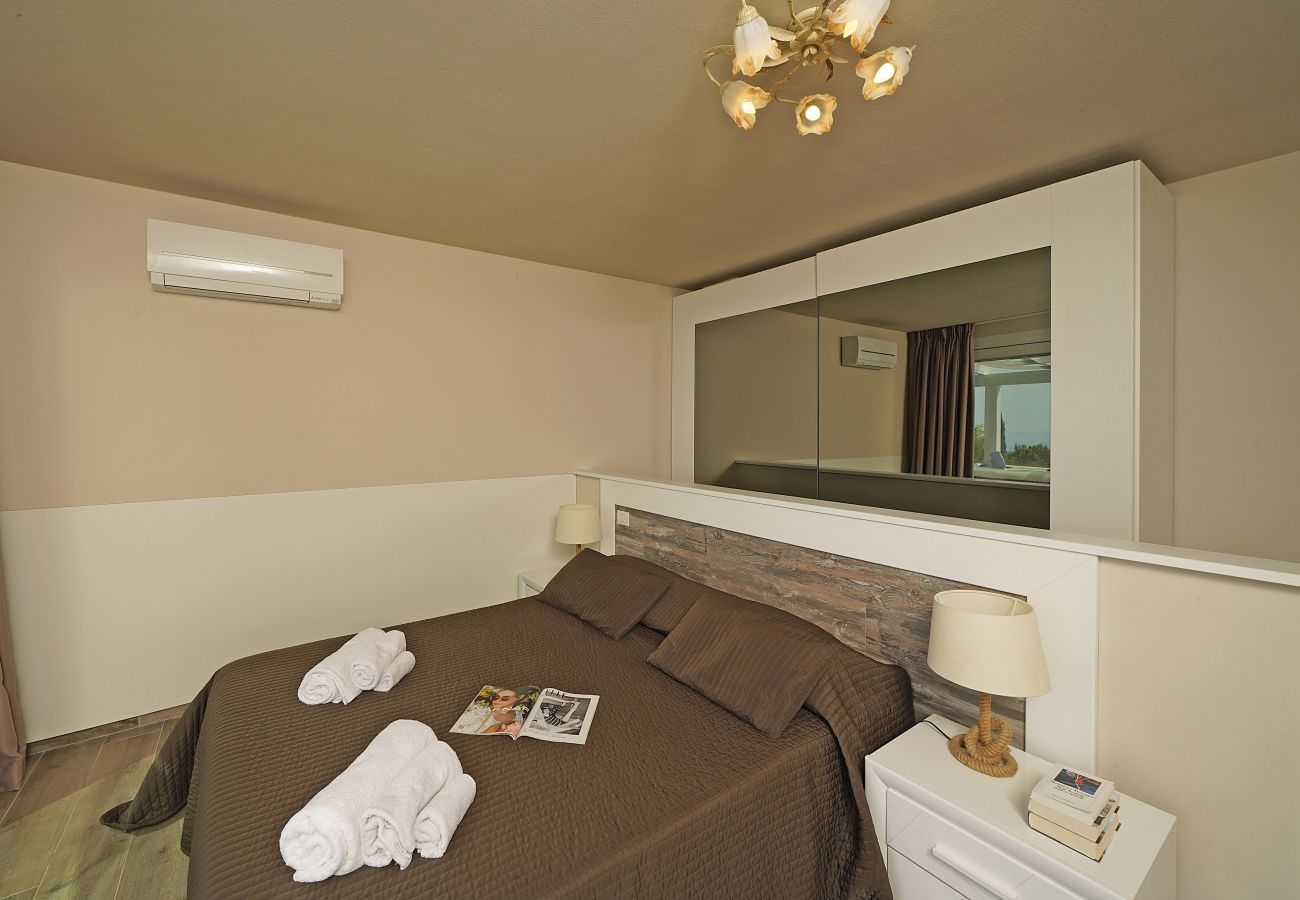 Apartament w Toscolano-Maderno - Cà Bianca sotto: immersi nella natura con vista lago e jacuzzi