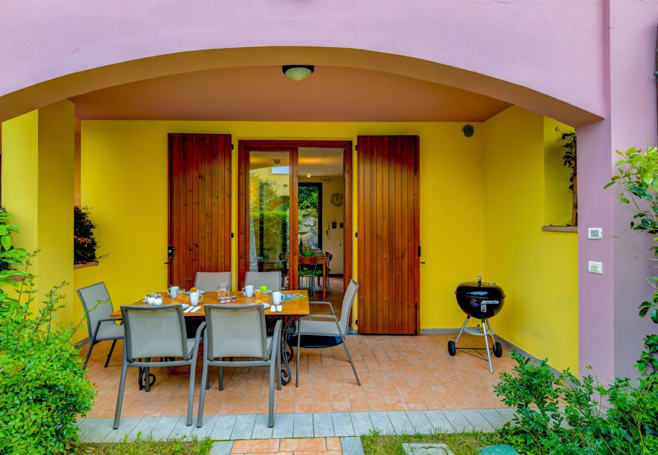 Townhouse w Manerba del Garda - Casa Delisa: in residence curato con piscina e non lontano dal lago