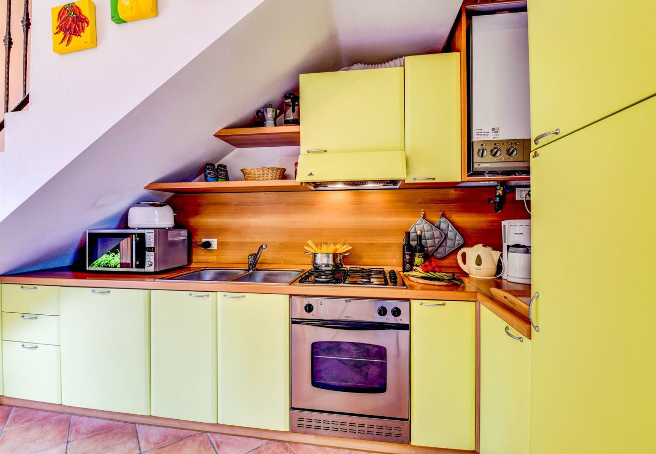 Townhouse w Manerba del Garda - Casa Delisa: in residence curato con piscina e non lontano dal lago