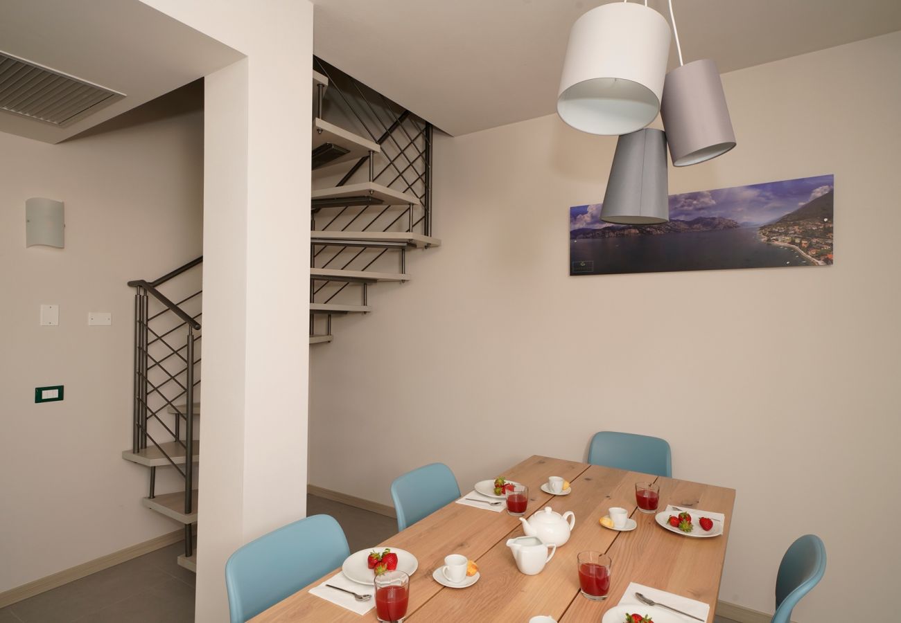 Townhouse w Manerba del Garda - Gardaliva1: in residence con piscina e vista lago vicino alla spiaggia