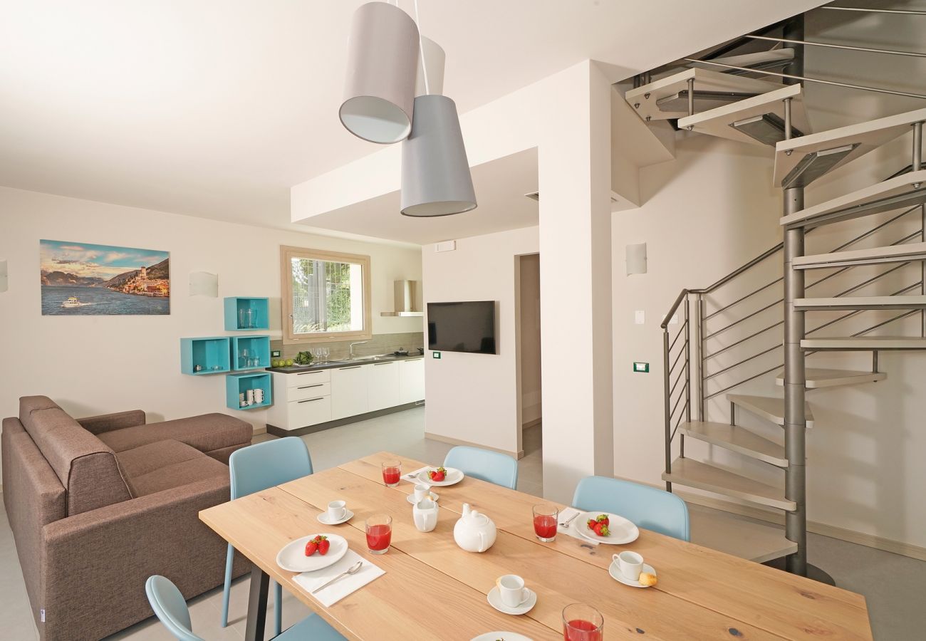 Townhouse w Manerba del Garda - Gardaliva1: in residence con piscina e vista lago vicino alla spiaggia