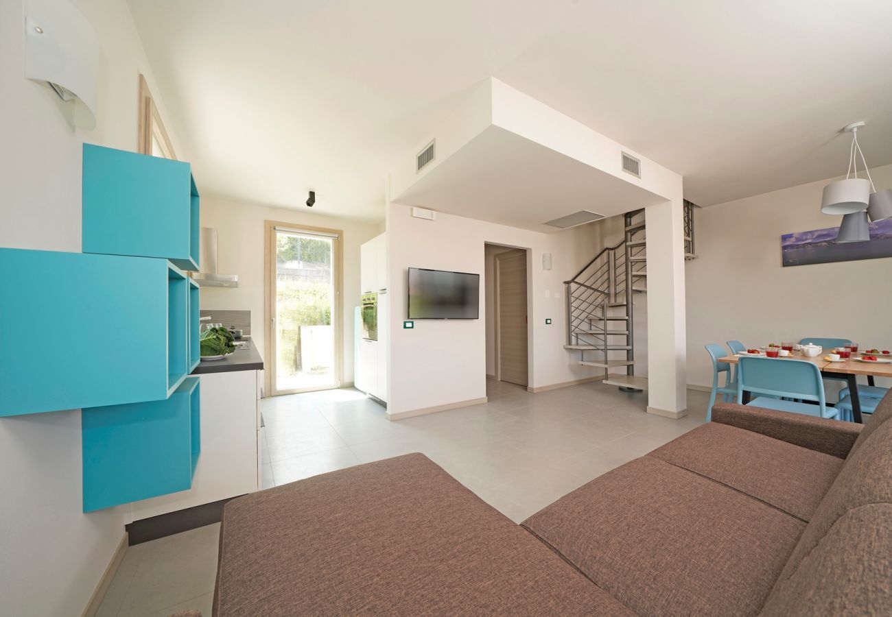 Townhouse w Manerba del Garda - Gardaliva1: in residence con piscina e vista lago vicino alla spiaggia