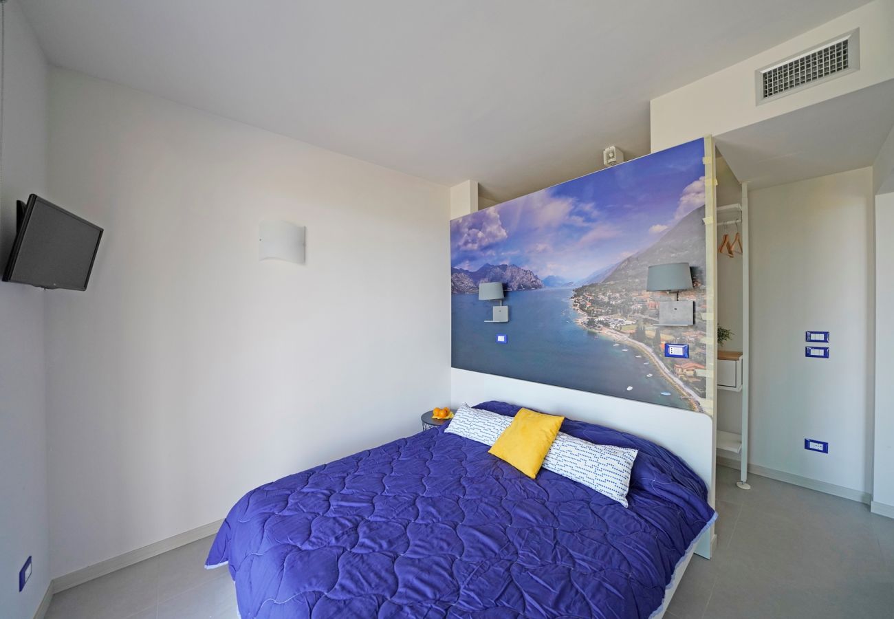 Studio w Manerba del Garda - Gardaliva 3: in piccolo residence nuovo con piscina e vicino alla spiaggia