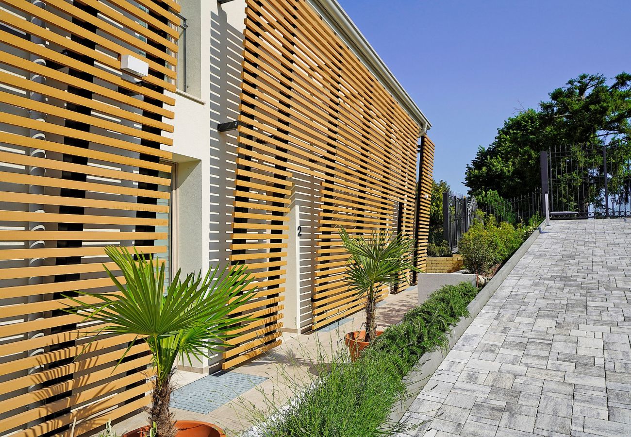 Studio w Manerba del Garda - Gardaliva 4: in piccolo residence con piscina vicino al lago